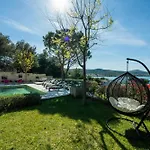 فيلة Barotul With Pool