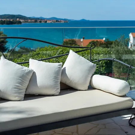 Barotul With Pool Villa *