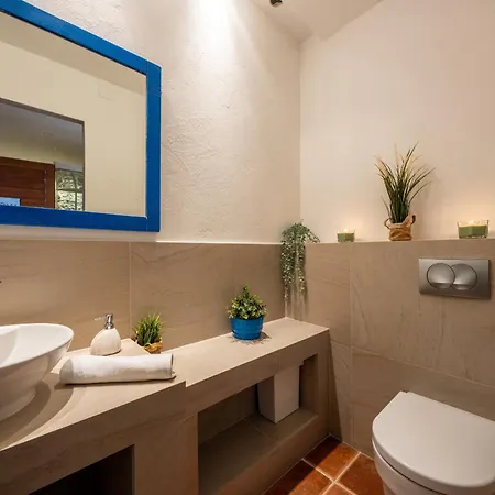 Barotul With Pool Villa *