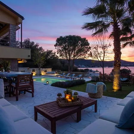 Barotul With Pool Villa *