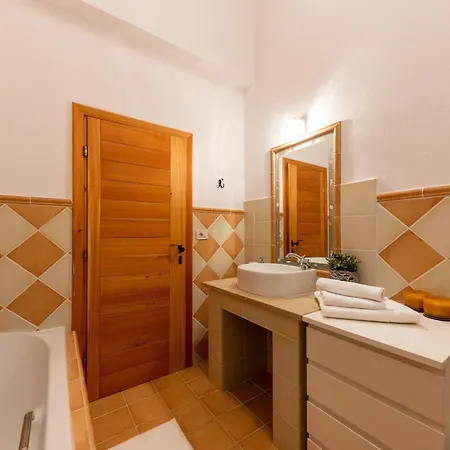 Villa Barotul With Pool Mrljane