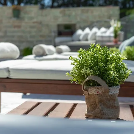 Barotul With Pool Villa *