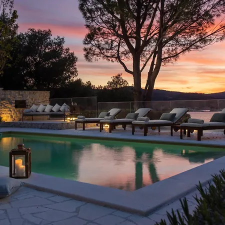 Villa Barotul With Pool *