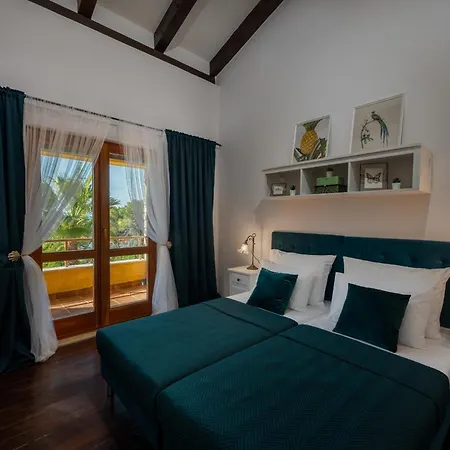 Barotul With Pool Villa *