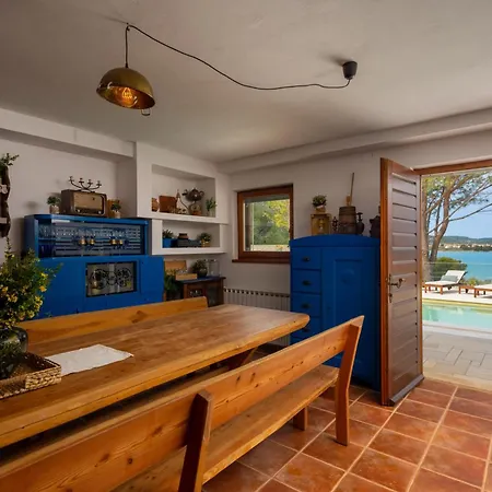 Barotul With Pool Mrljane