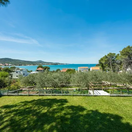 Barotul With Pool Villa