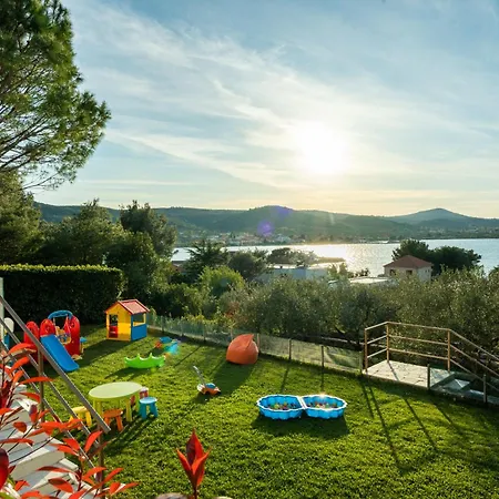 Barotul With Pool Villa *