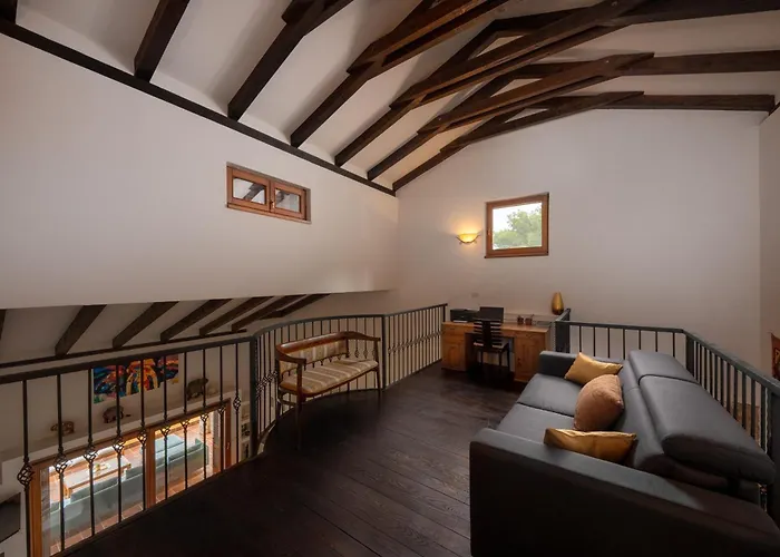 וילה Barotul With Pool