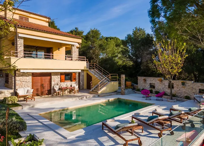 וילה Barotul With Pool